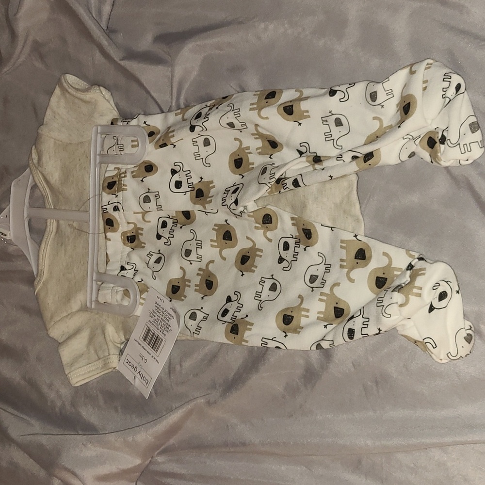 Baby 2 piece, Cream with Elehan Prints, 0-3 months - Picture 3 of 6